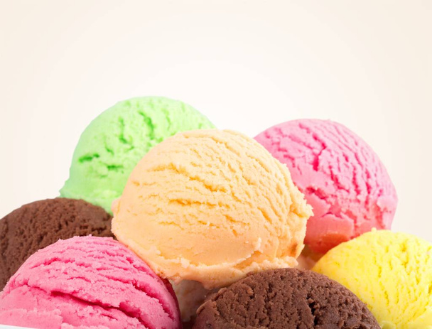 Chocolate, vanilla and strawberry ice cream - Фото, изображение