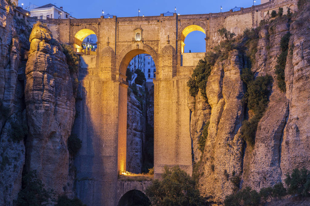 Puente Nuevo en El Tajo Gorge in Ronda - Foto, afbeelding