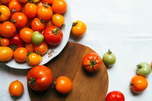 Fresh organic tomatoes - Valokuva, kuva