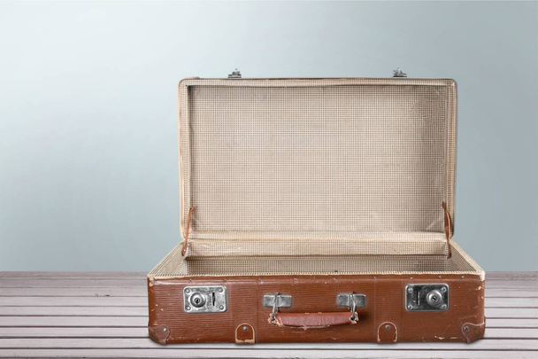 Empty Vintage Suitcase - Foto, afbeelding