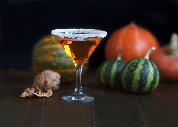 podzimní nápoje s dýní. Koncept pro Halloween - Fotografie, Obrázek