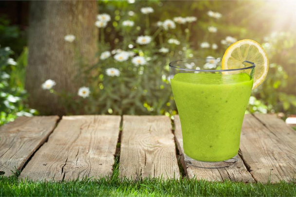 sağlıklı yeşil smoothie - Fotoğraf, Görsel