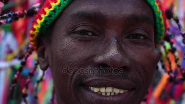 Portret brazylijski facet z Salvador, w stanie Bahia - Materiał filmowy, wideo