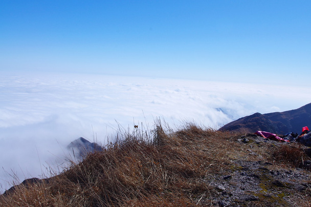 Ridge en cloud zee - Foto, afbeelding