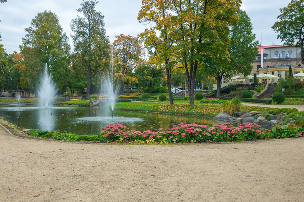 Vieille ville, ville, château et parc à Cesis, Lettonie. 2017
 - Photo, image