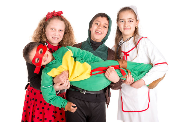діти в костюмах
 - Фото, зображення