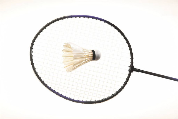 shuttlecock and racket - Foto, immagini
