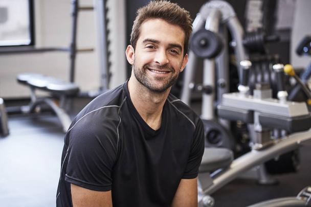 Handsome guy in gym - Photo, Image