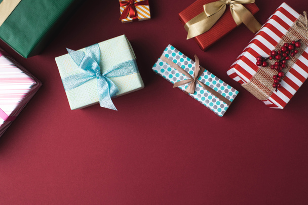 arranged christmas gift boxes - Foto, imagen