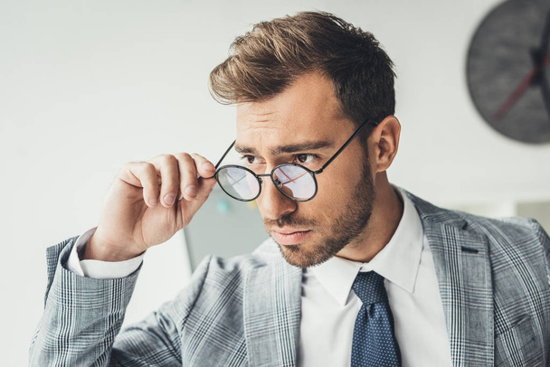 businessman in stylish suit and eyeglasses - Zdjęcie, obraz