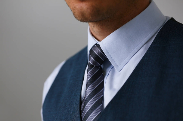 Krawatte auf Hemd Anzug Business-Stil Mann Mode-Shop - Foto, Bild