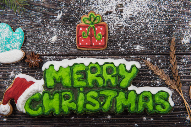 Gingerbreads en koffie voor new years of christmas - Foto, afbeelding