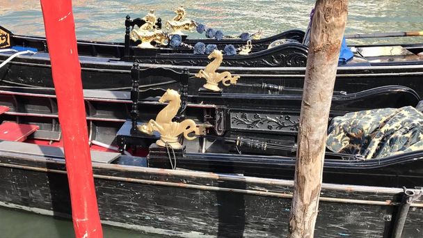 Gondoles au célèbre Canale Grande à Venise, Italie
 - Photo, image