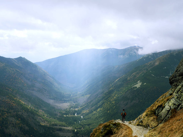 Hiking dağlar, Sonbahar, parçaları - Fotoğraf, Görsel