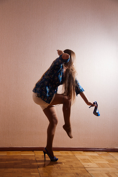 Young dancing woman - Zdjęcie, obraz