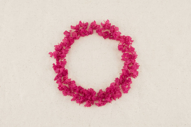 Colza rose rond pétales de myrte couronne
 - Photo, image