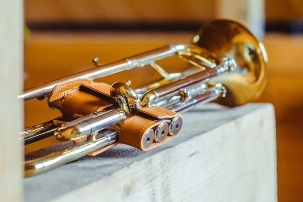 труба музыкальный инструмент - Фото, изображение
