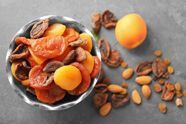 dried apricots and nuts - Fotoğraf, Görsel