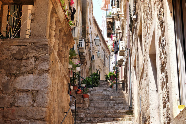 View of picturesque street with old stone steps - Foto, immagini