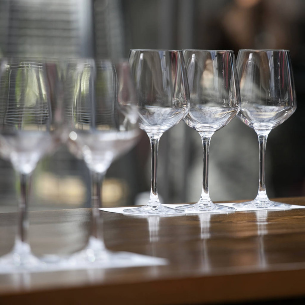 the empty glasses on the table for a banquet - Fotoğraf, Görsel