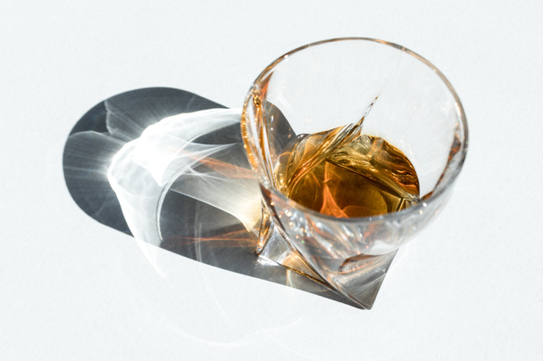 cognac in vetro
 - Foto, immagini