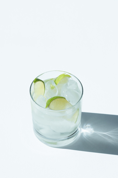 Gin Tonic cocktail  - Fotoğraf, Görsel