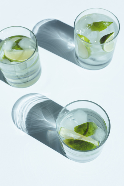 Gin Tonic cocktail  - 写真・画像