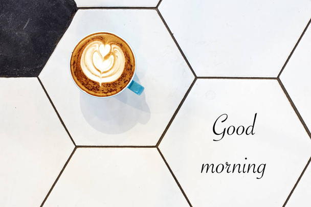 Доброго ранку слово на чашці
  - Фото, зображення