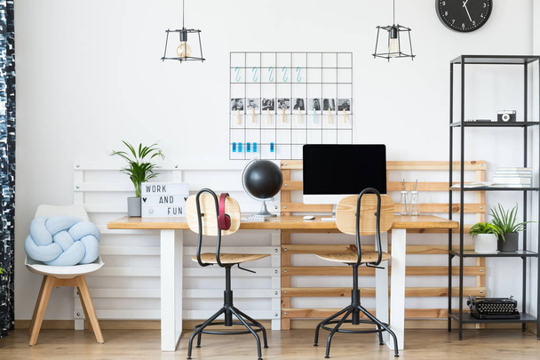 Inspiring workplace with classic chairs - Foto, imagen