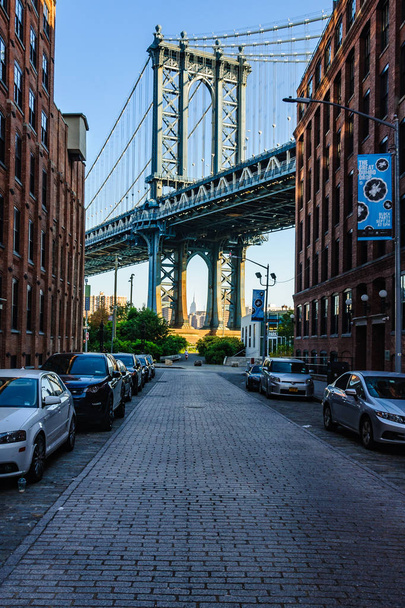 View of Manhattan Bridge in Brooklyn, NYC, USA - 写真・画像