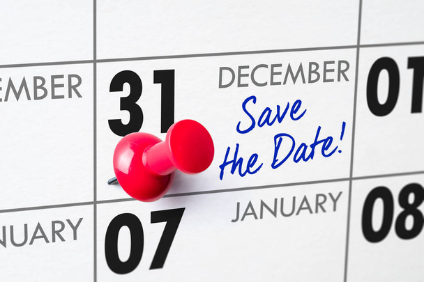 Nástěnný kalendář s červeným pin - 31. prosince - Fotografie, Obrázek