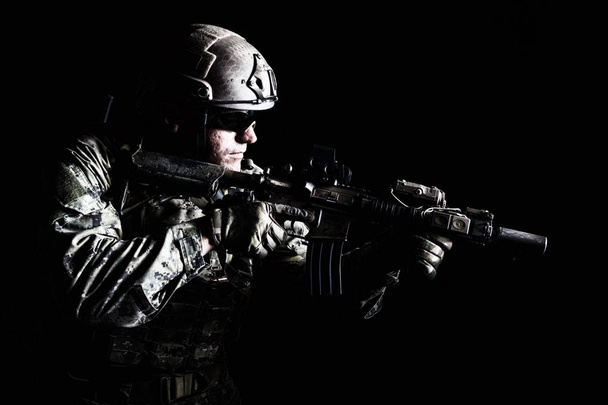 Operador de fuerzas especiales
 - Foto, Imagen