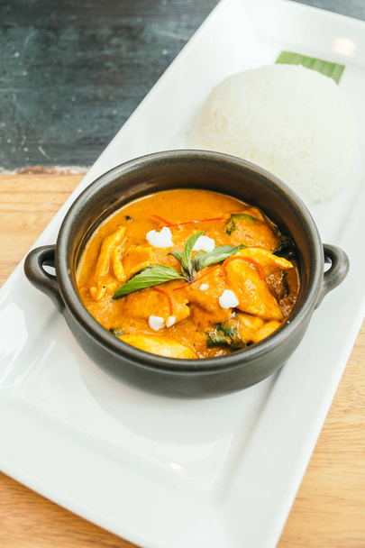 Zupa curry z kurczaka Panang - Zdjęcie, obraz