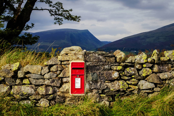 Lake District post box kőfalak fal - Fotó, kép