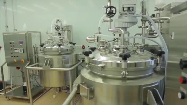 Σύγχρονο ιατρικό εργαστήριο. Χημικός εξοπλισμός στο εργαστήριο. Μεγάλη σύγχρονο εξοπλισμό στο χημικό εργαστήριο - Πλάνα, βίντεο
