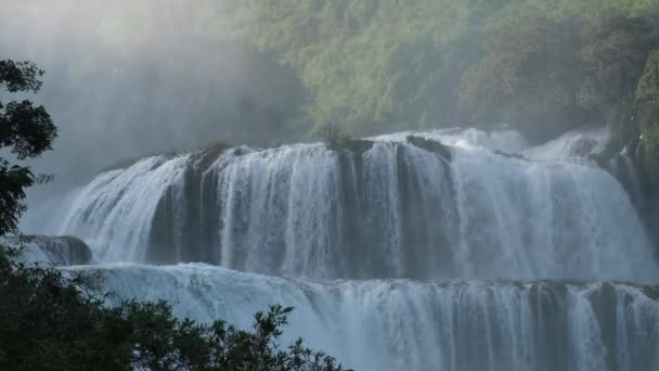 banyue або заборона gioc водоспад вздовж в'єтнамської та китайської Ради. - Кадри, відео
