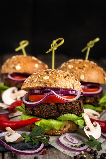 Vegan mantarlı Burger - Fotoğraf, Görsel