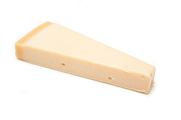 ιταλική grana padano τυρί σε ένα φόντο λευκό στούντιο. - Φωτογραφία, εικόνα