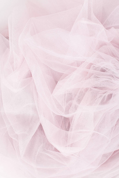 Texture pink mesh veil twisted - 写真・画像