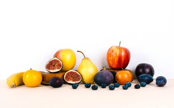 Organic autumn seasonal fruits. - Photo, Image