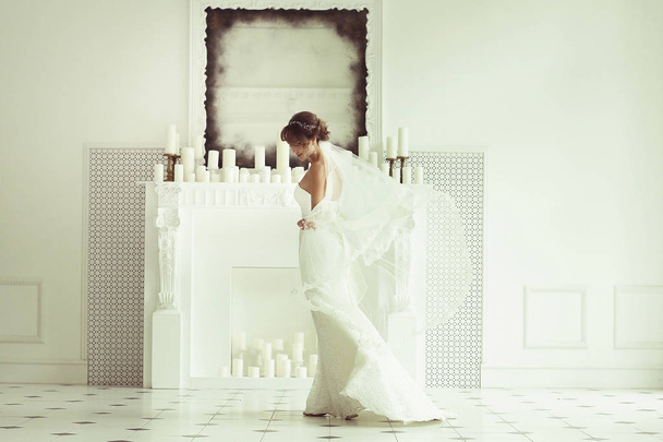 bride in white wedding dress  - Foto, Imagen