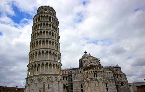  scheve toren van pisa in Toscane, een unesco world heritage site en een van de meest erkende en beroemde gebouwen in de wereld.  - Foto, afbeelding