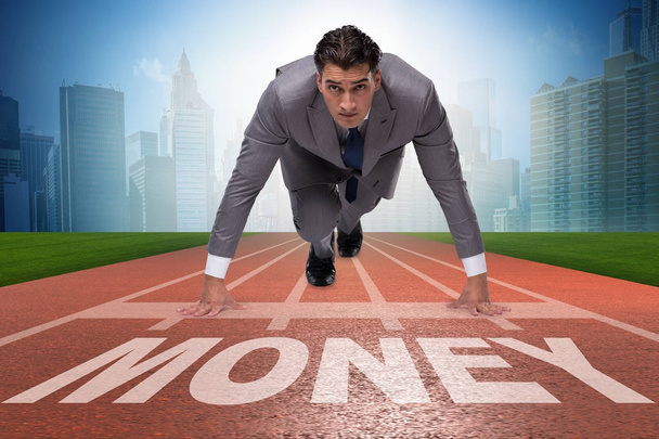 Бизнесмен бежит навстречу деньгам
 - Фото, изображение
