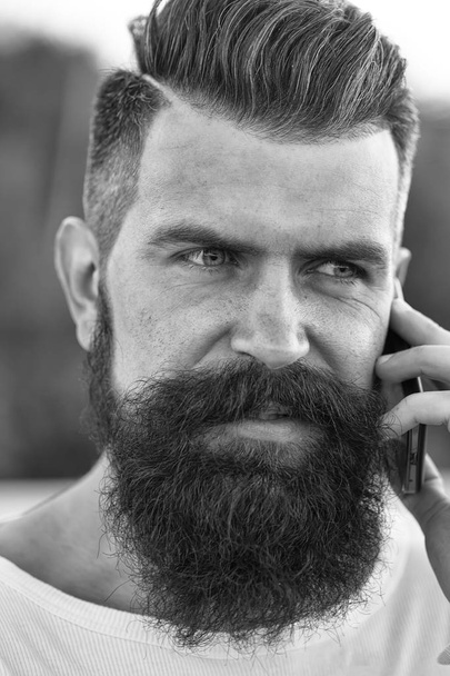 Closeup of man with phone - Fotografie, Obrázek