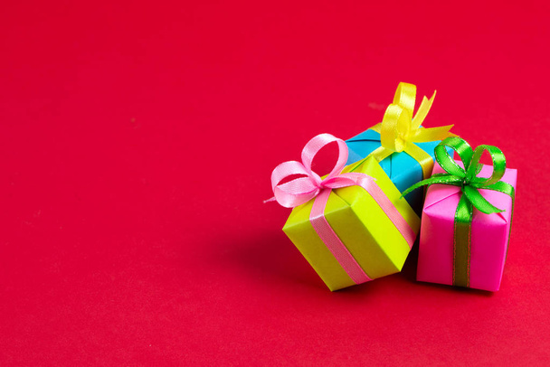 Renkli hediye kutuları - Fotoğraf, Görsel
