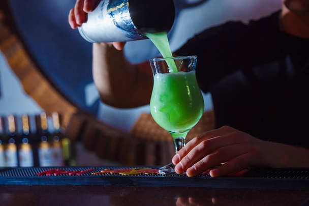 cocktail  on the bar - Zdjęcie, obraz