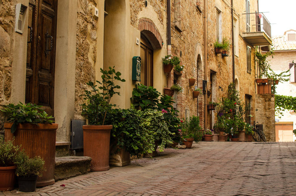 ピエンツァ、トスカーナ、イタリアの古い町並み - 写真・画像