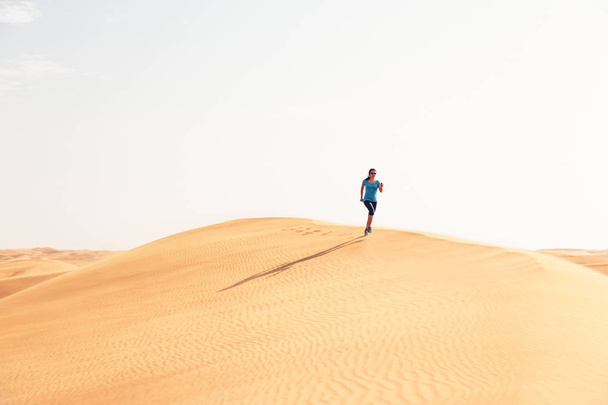 Jogging In The Desert - Foto, Imagem