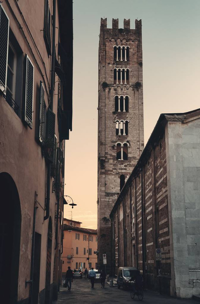 Lucca vista strada
 - Foto, immagini