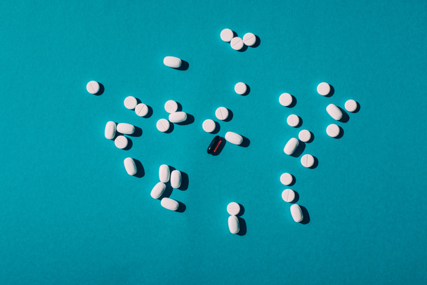 tabletten en capsules - Foto, afbeelding